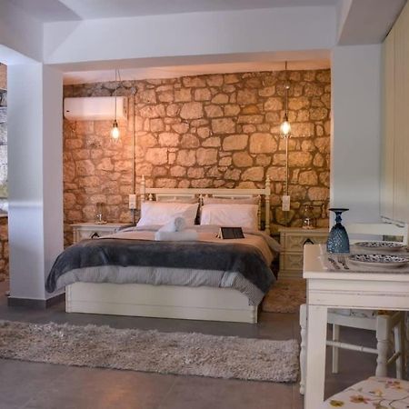 Villa Coastal Stone Hideaway With Stunning Scenery à Kitriaí Extérieur photo