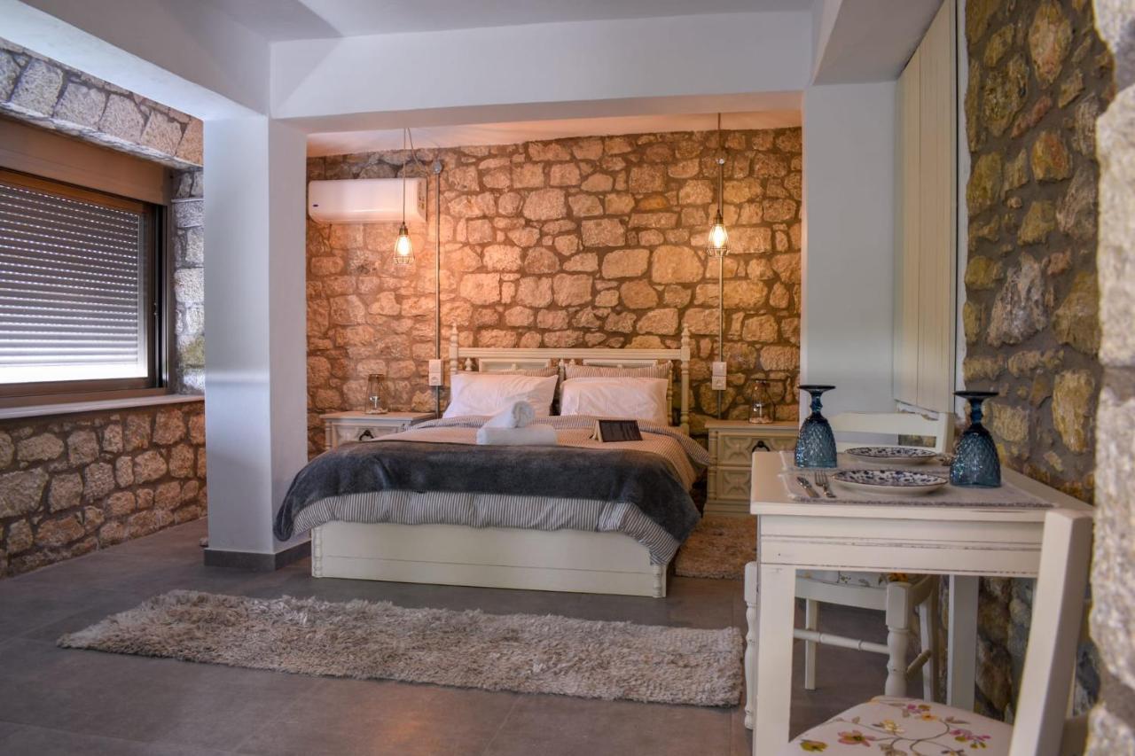 Villa Coastal Stone Hideaway With Stunning Scenery à Kitriaí Extérieur photo