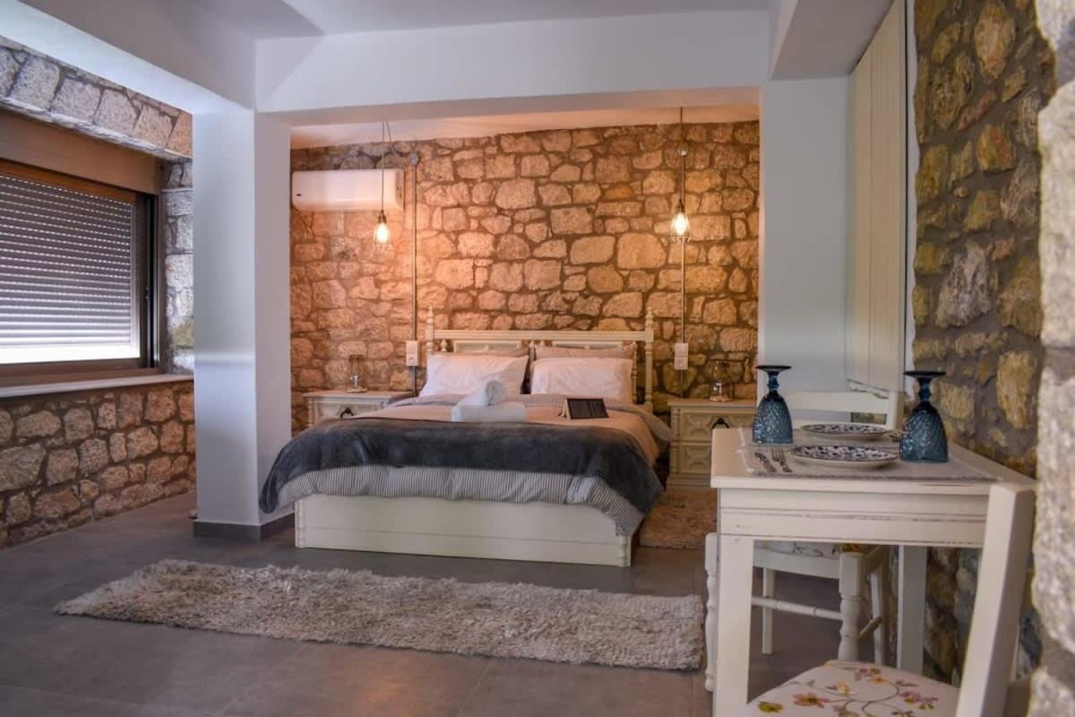 Villa Coastal Stone Hideaway With Stunning Scenery à Kitriaí Extérieur photo