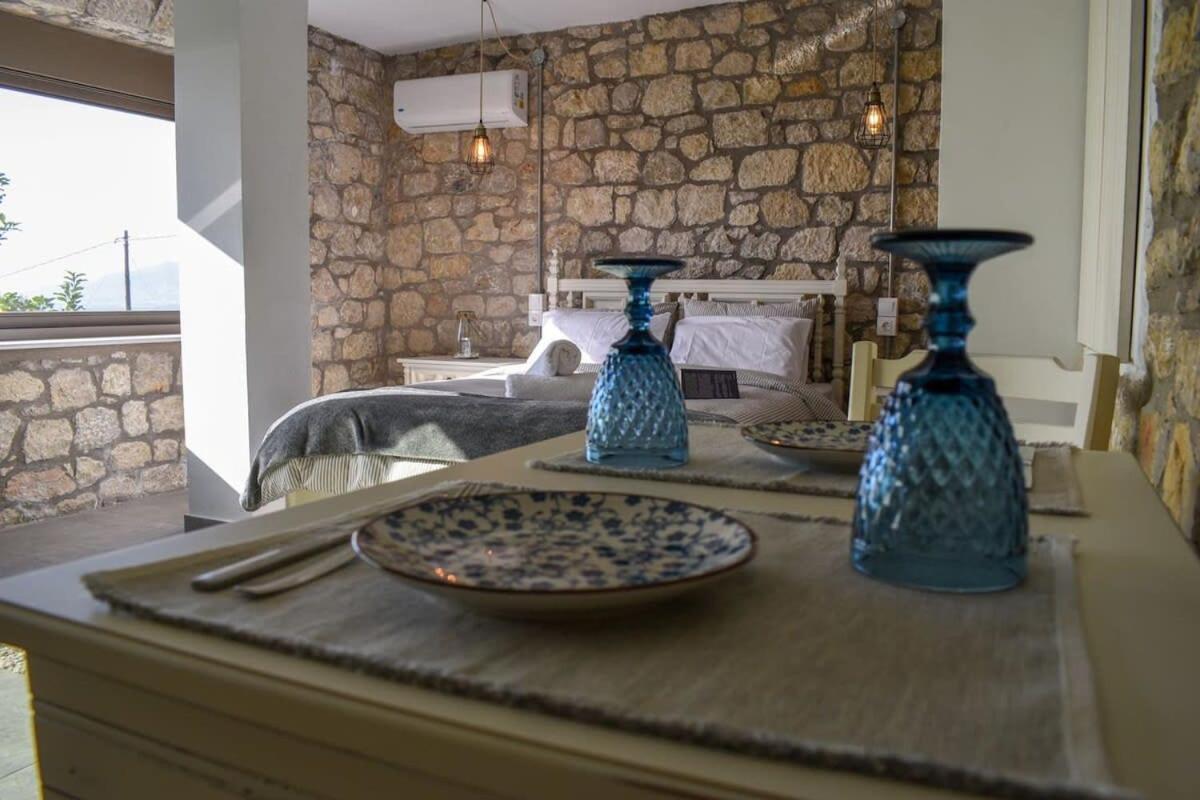 Villa Coastal Stone Hideaway With Stunning Scenery à Kitriaí Extérieur photo